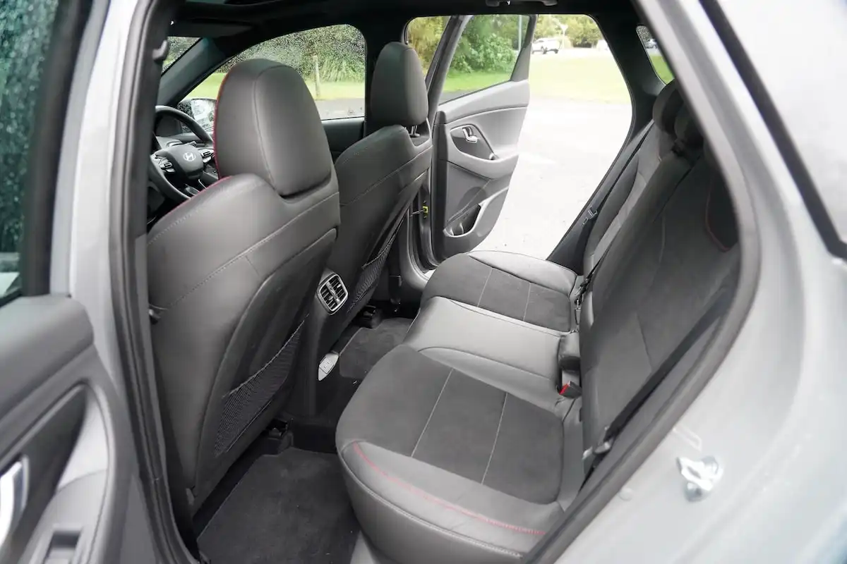 2025 hyundai i30 n line premium rear seats