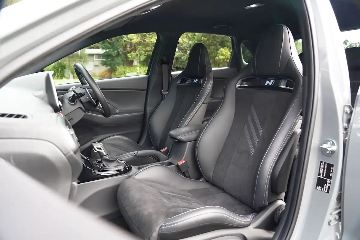 2025 hyundai i30 n premium automatic front seats