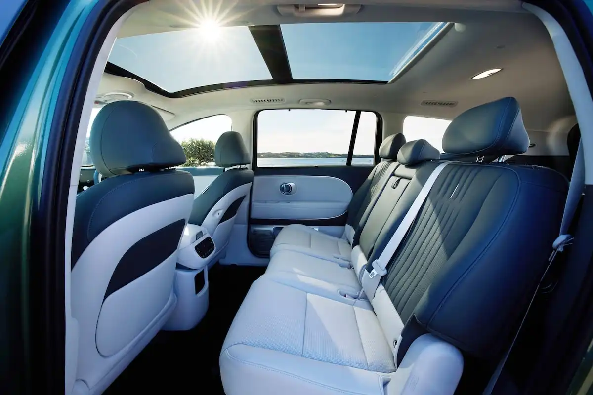 2025 hyundai ioniq 9 second row seats