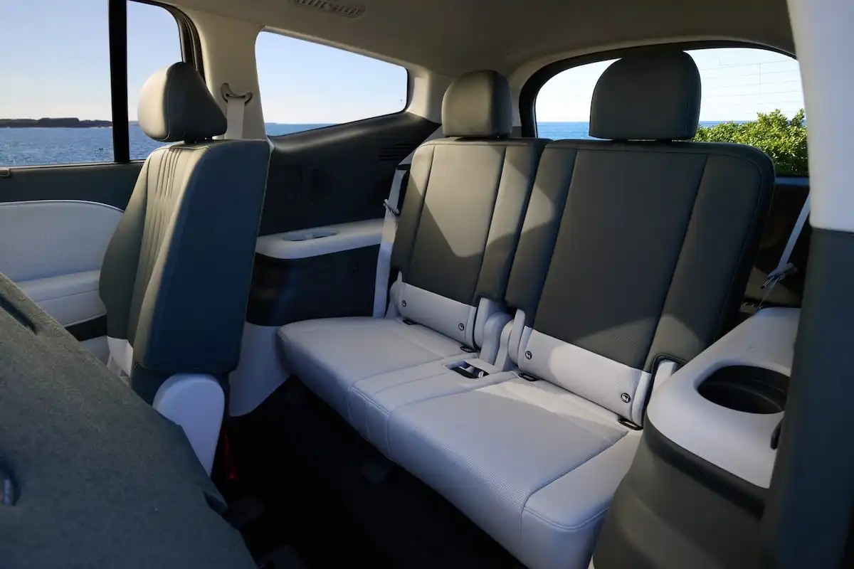 2025 hyundai ioniq 9 third row seats