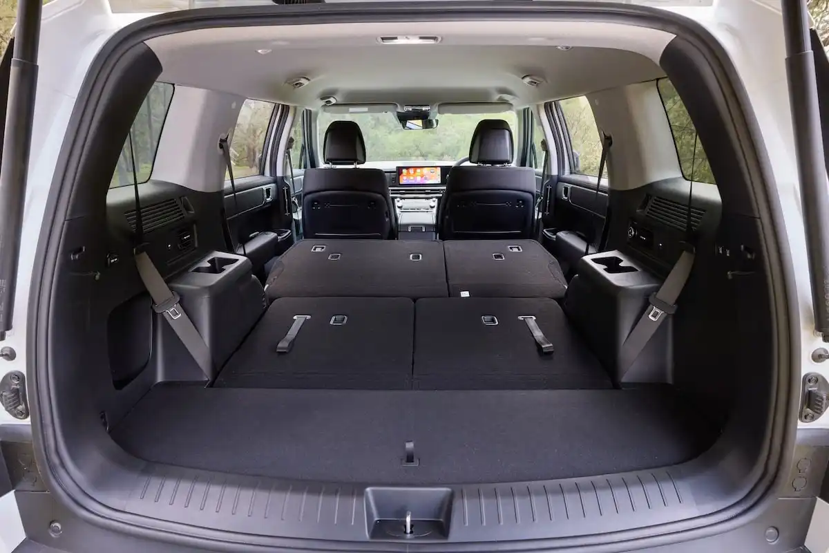 2025 hyundai santa fe boot