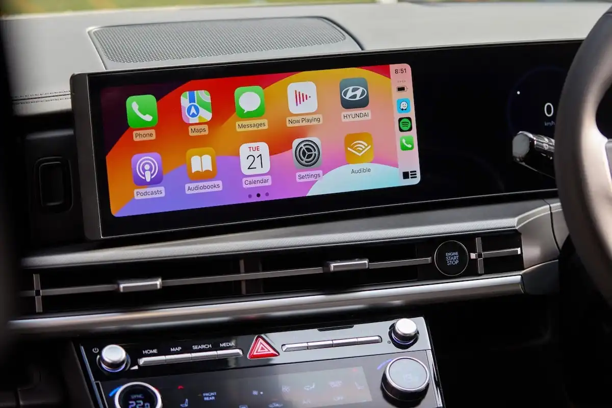2025 hyundai santa fe infotainment system