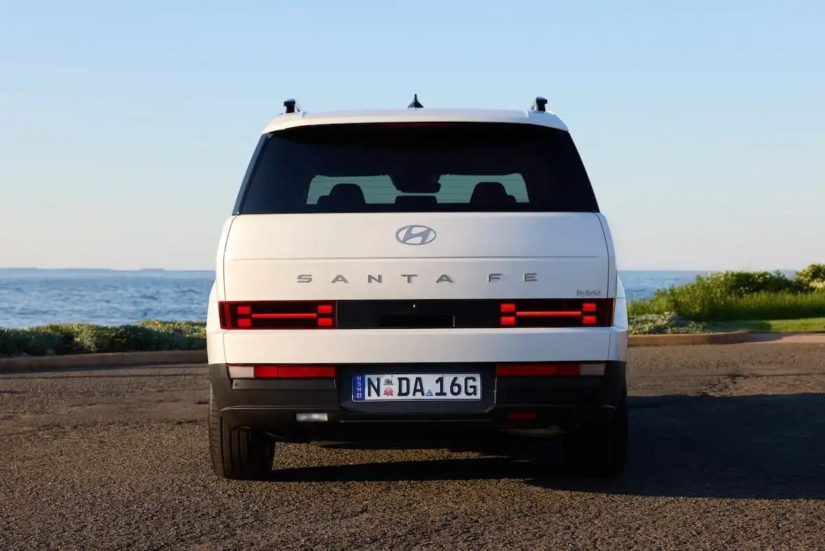 2025 hyundai santa fe rear
