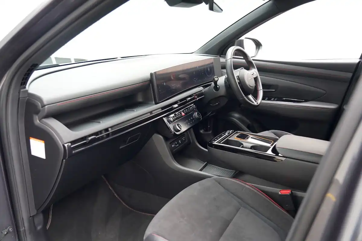 2025 hyundai tucson elite n line hybrid awd front seats