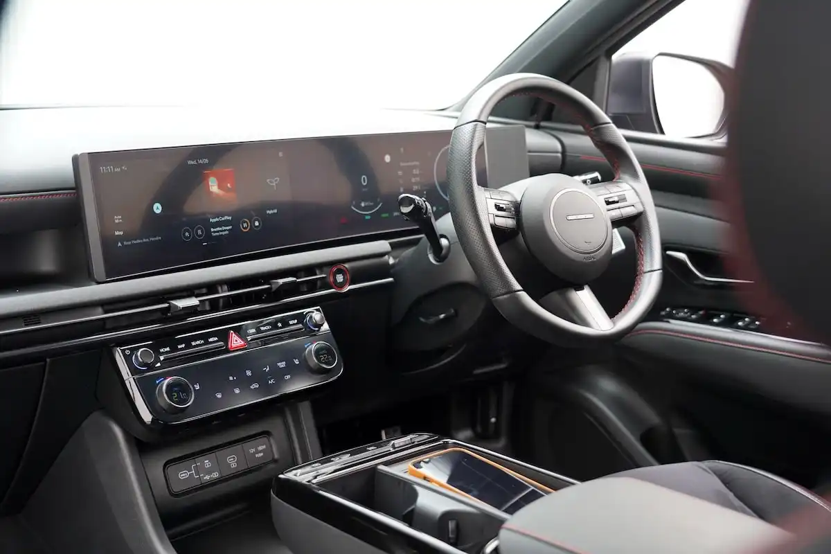 2025 hyundai tucson elite n line hybrid awd interior