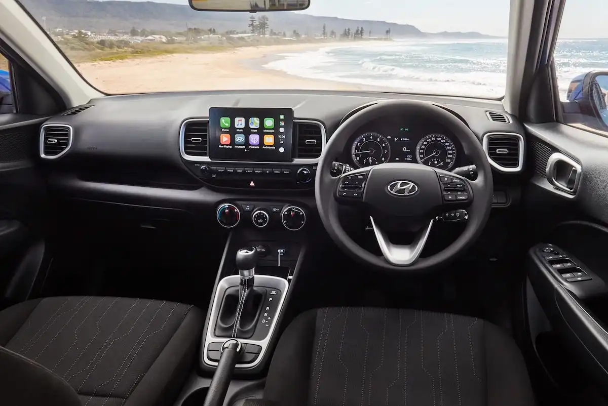 2025 hyundai venue interior front