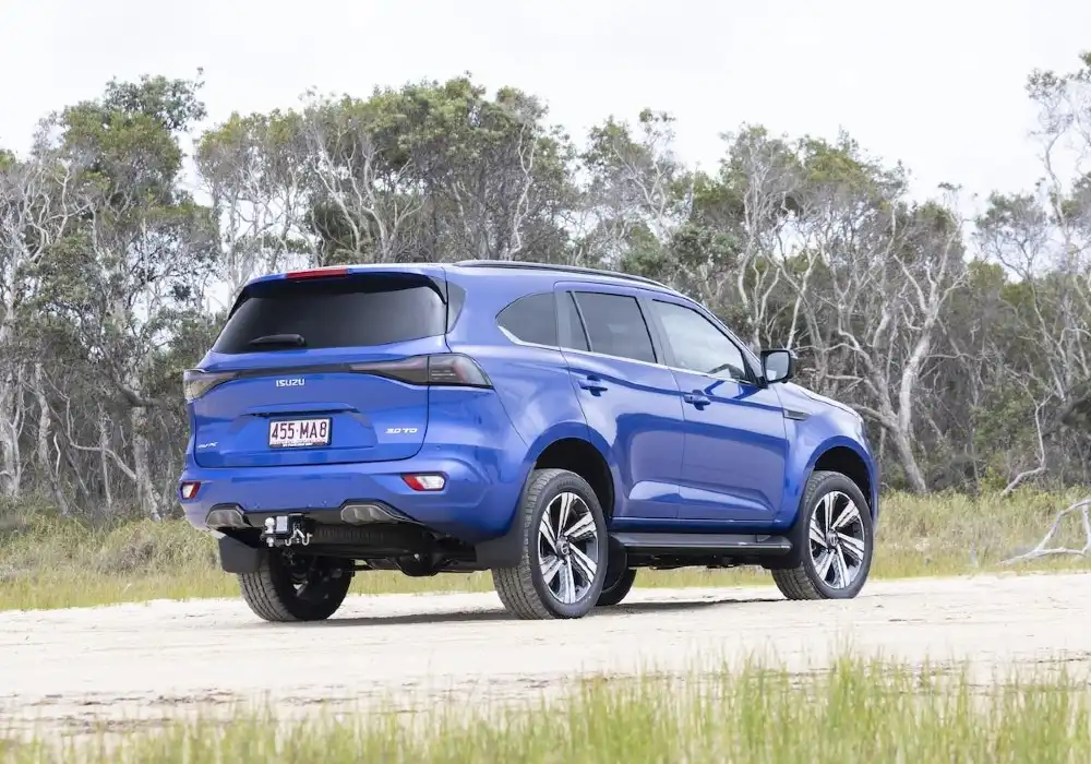 2025 isuzu mu-x back