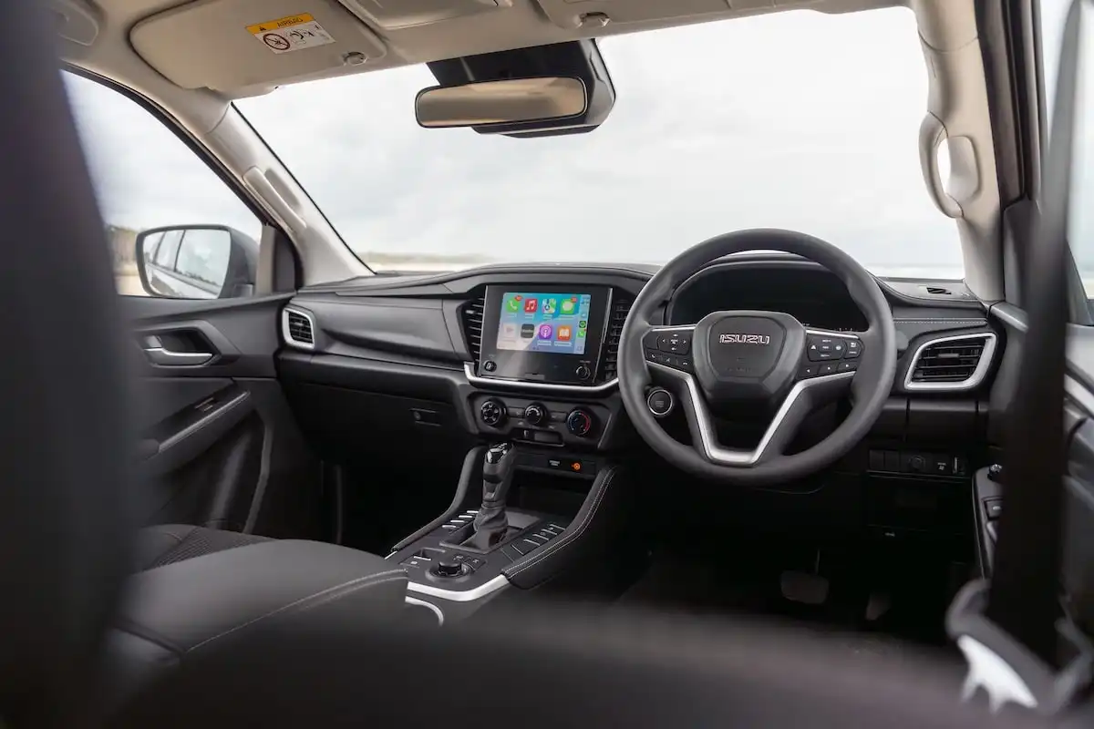 2025 isuzu mu-x interior