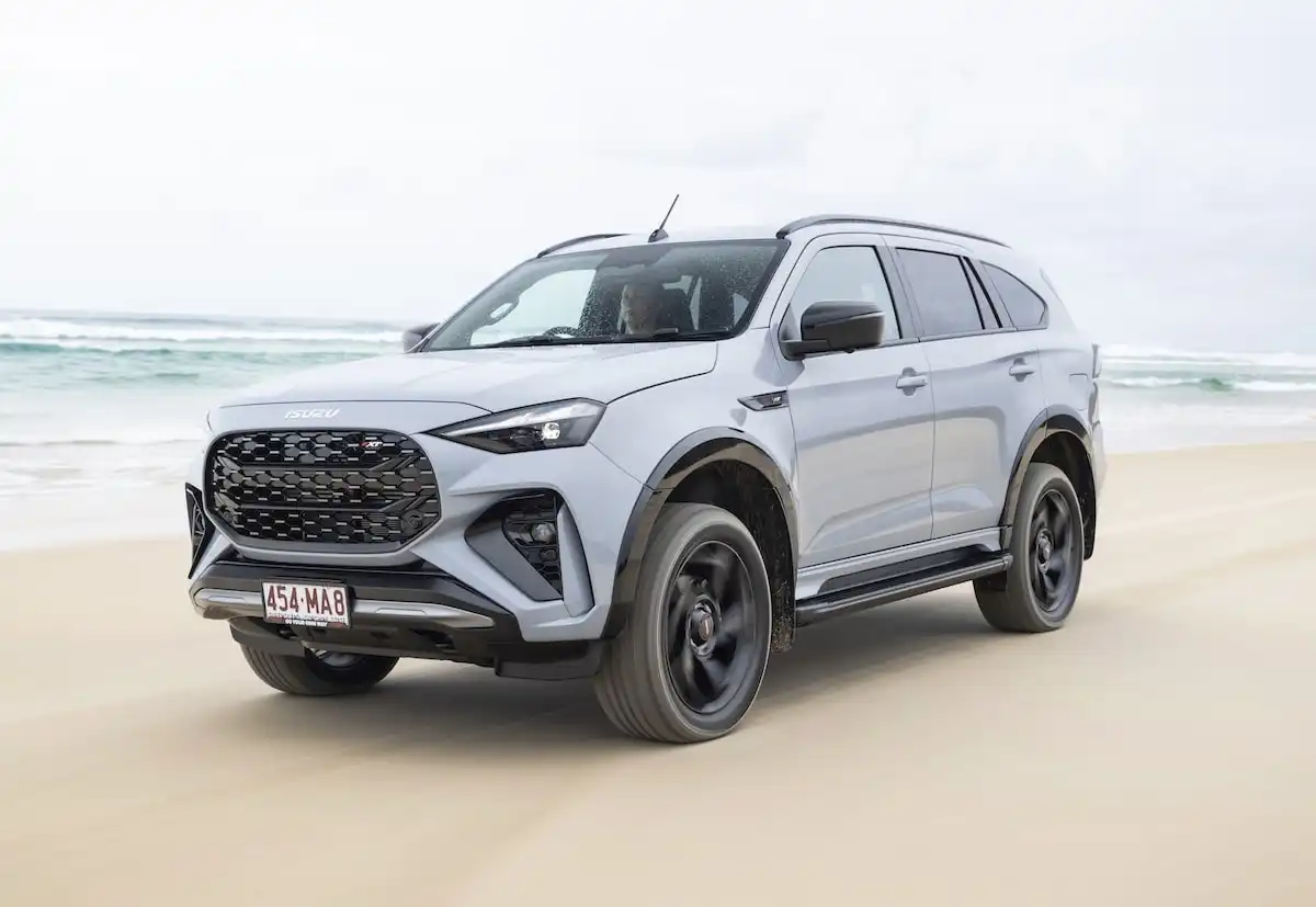 2025 isuzu mu-x side
