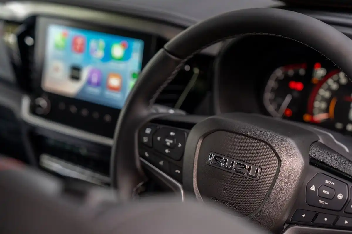 2025 isuzu mu-x steering wheel