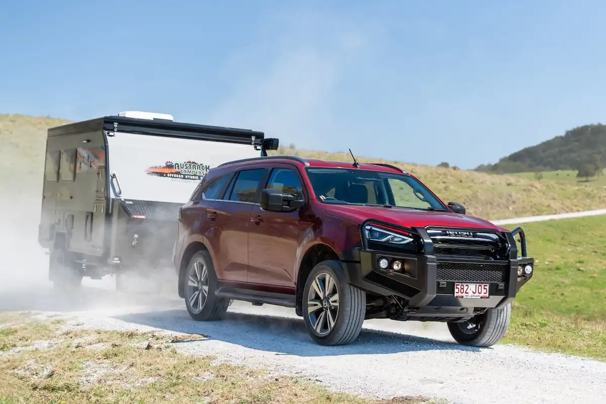 2025 isuzu mu-x towing