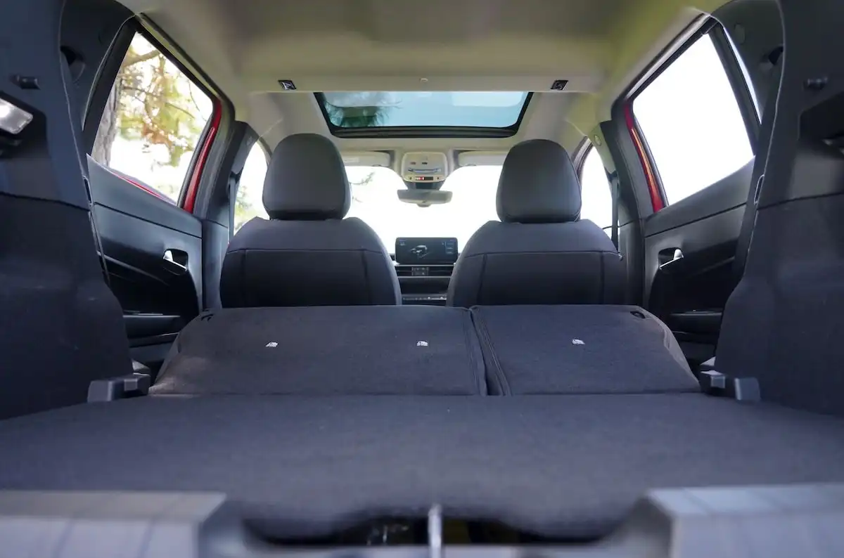 2025 jeep avenger summit boot open