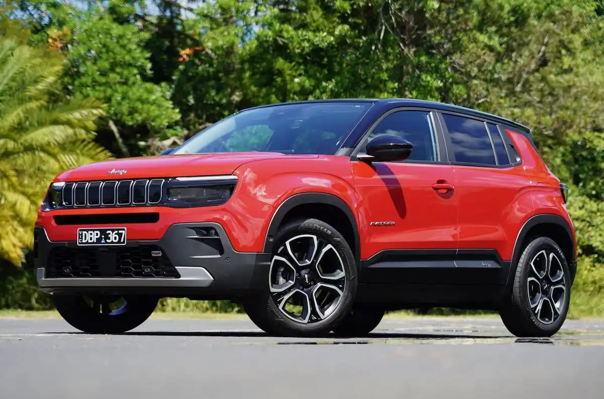 2025 jeep avenger summit off-road