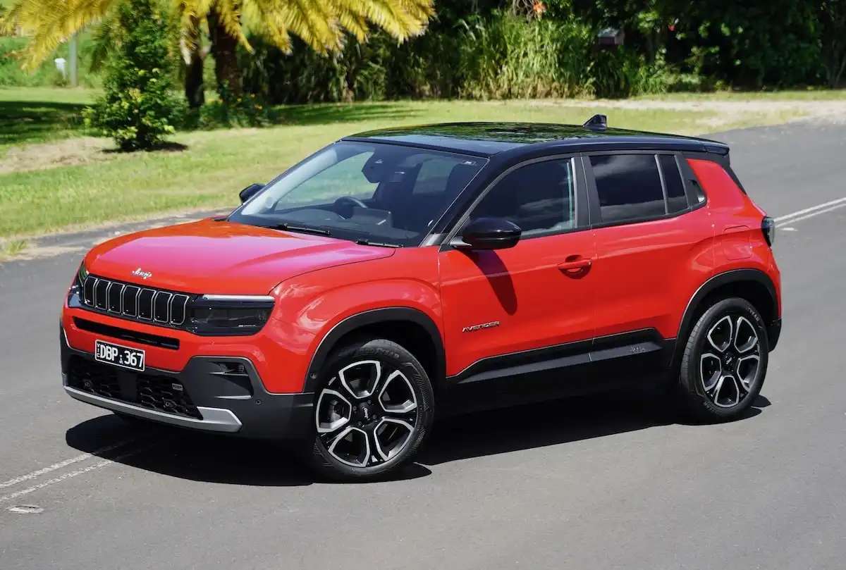 2025 jeep avenger summit off-roader