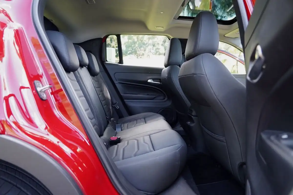 2025 jeep avenger summit rear seats