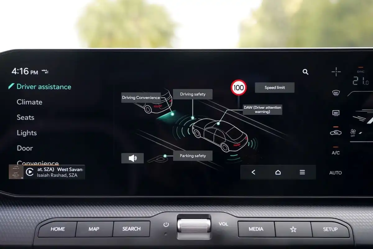 2025 kia k4 gt-line driver assistance