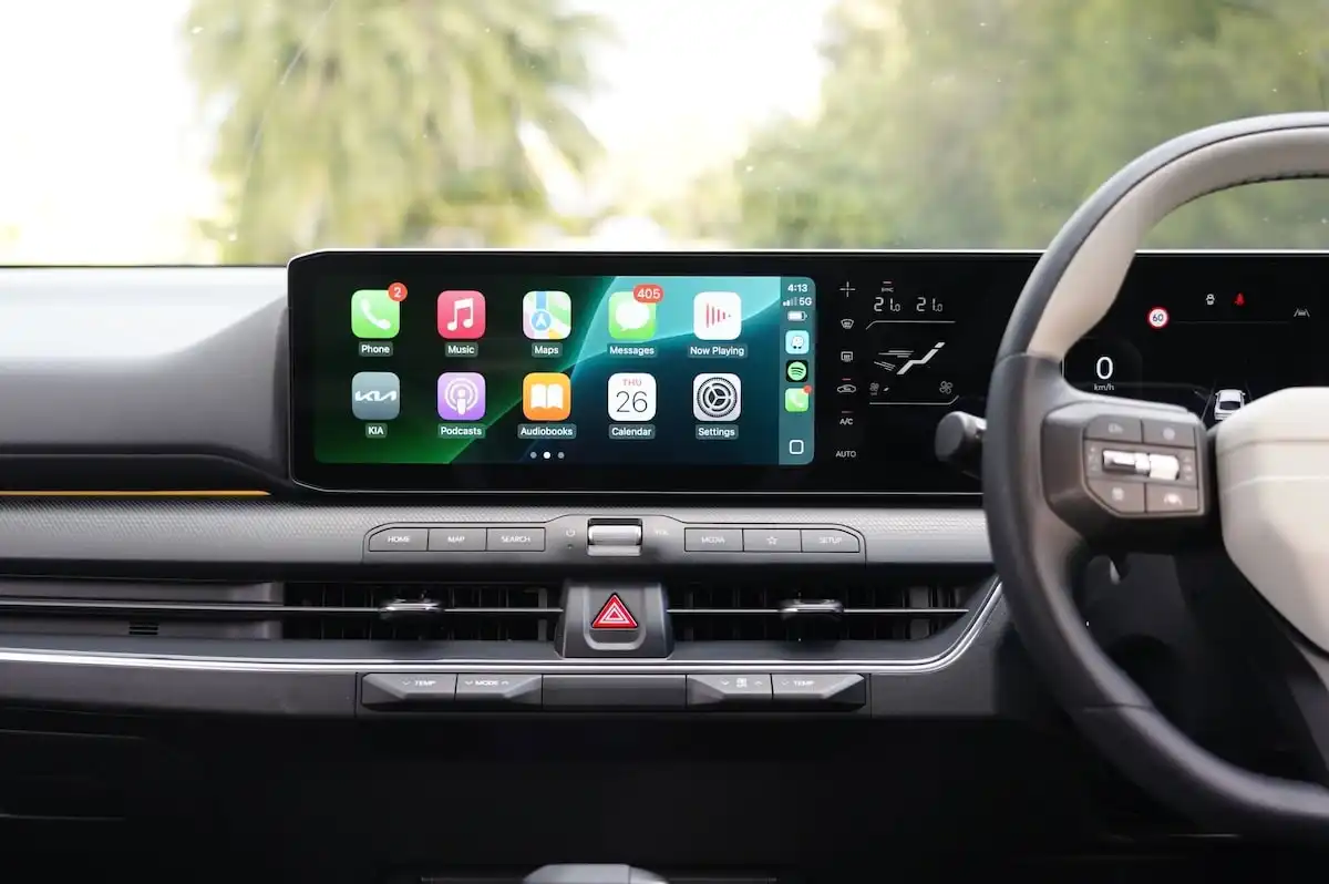 2025 kia k4 gt-line infotainment system