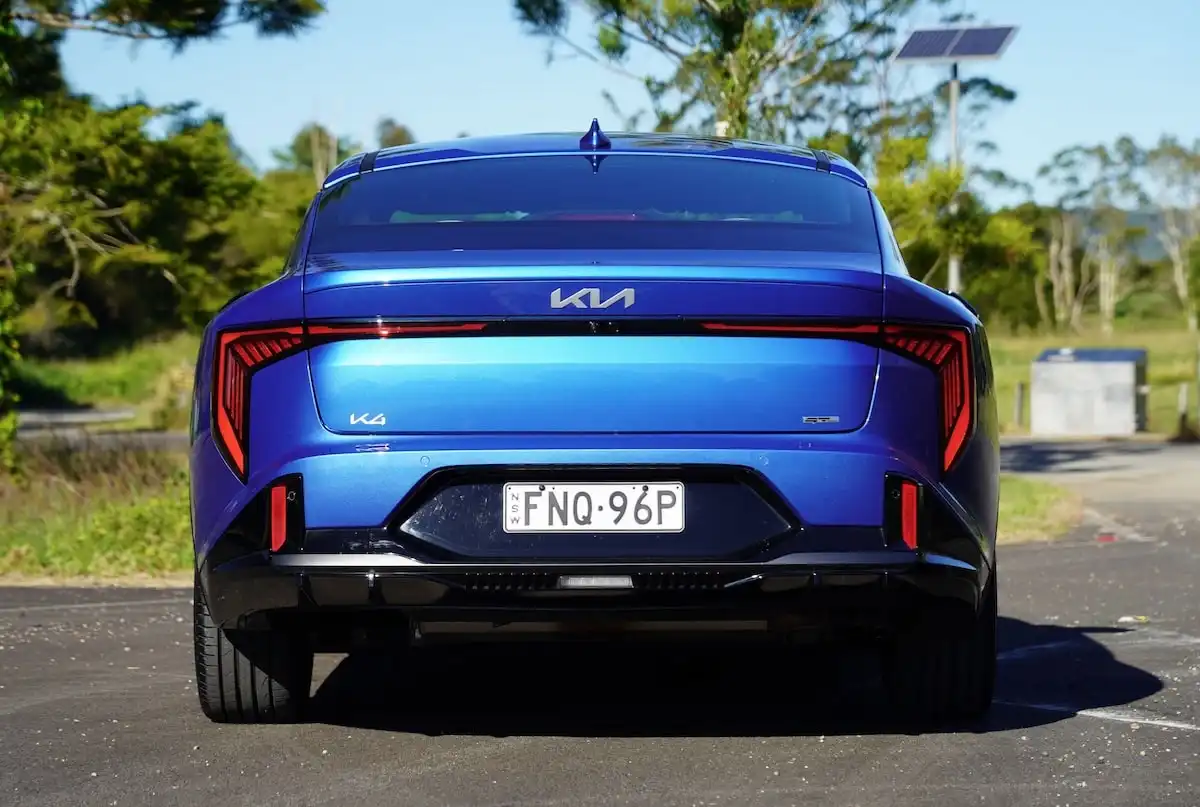 2025 kia k4 gt-line tailgate