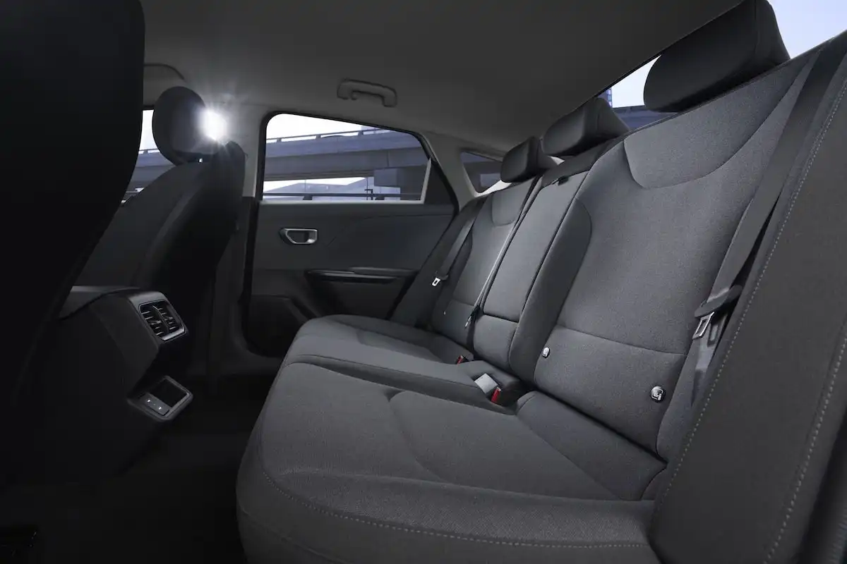 2025 kia k4 rear seats