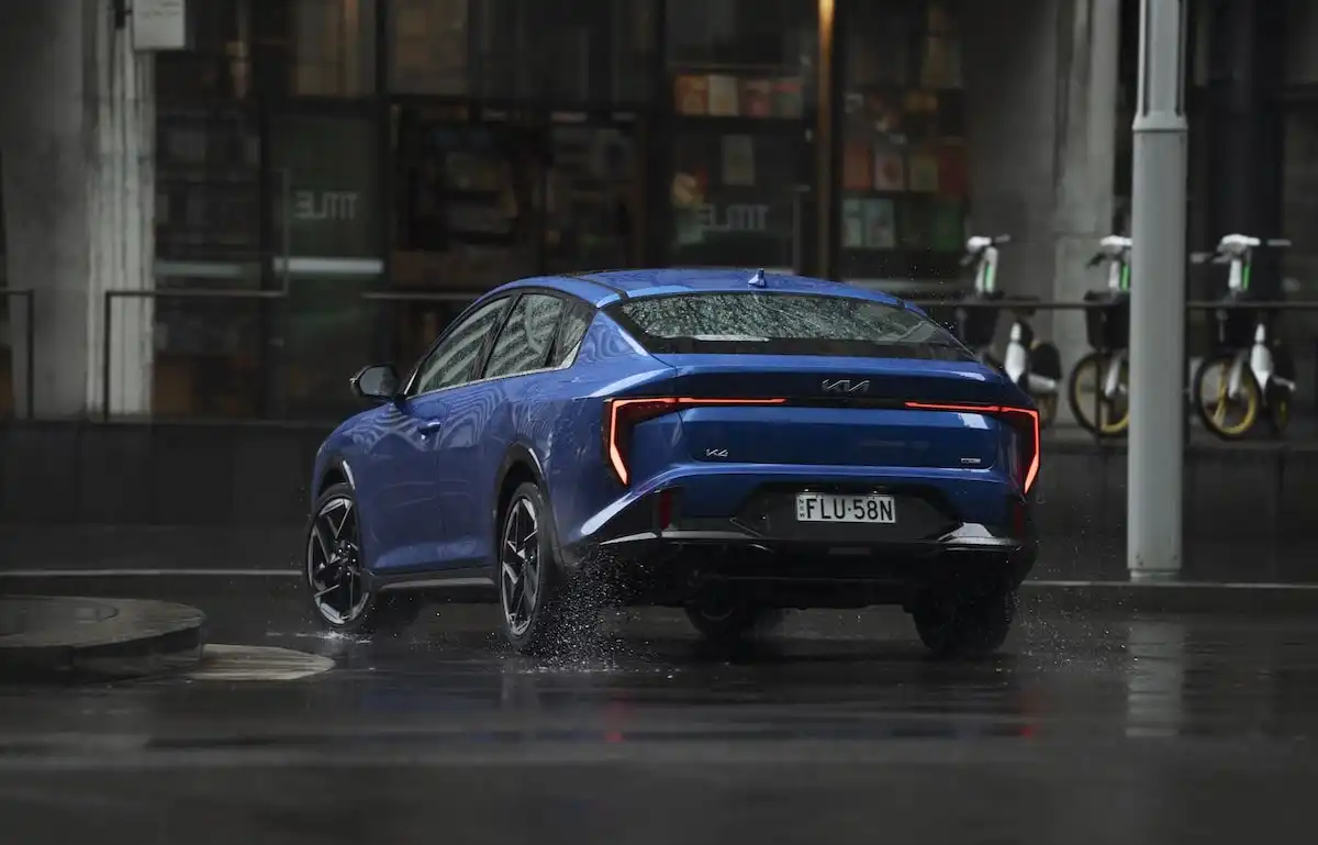 2025 kia k4 rear