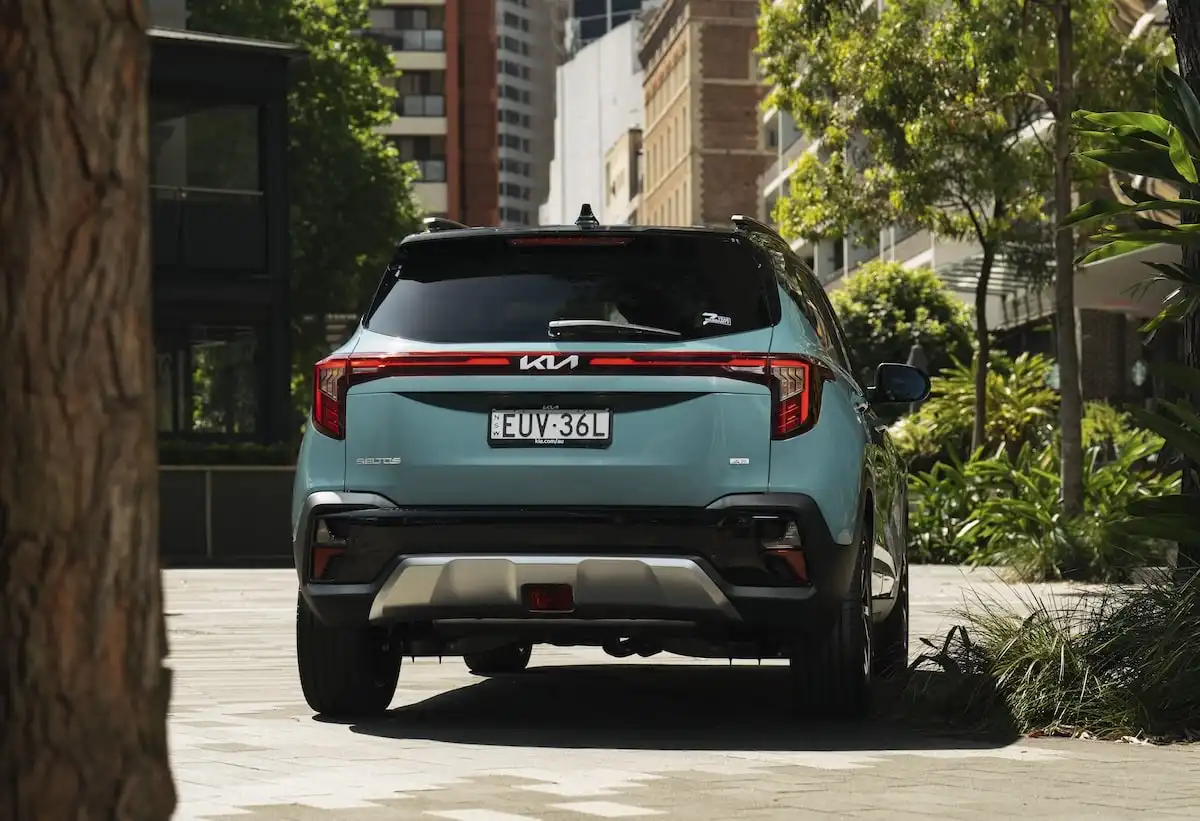 2025 kia seltos rear