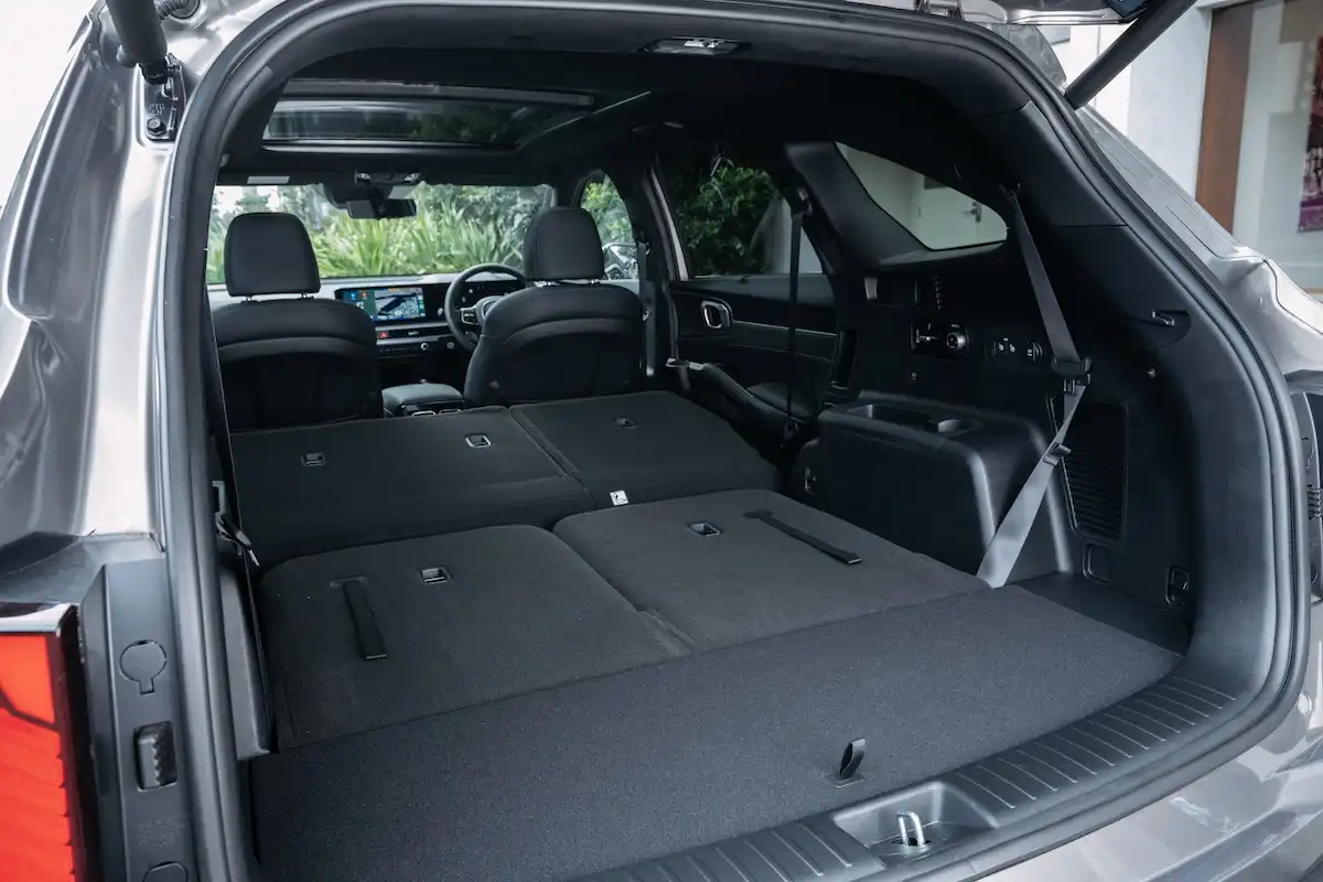 2025 kia sorento boot