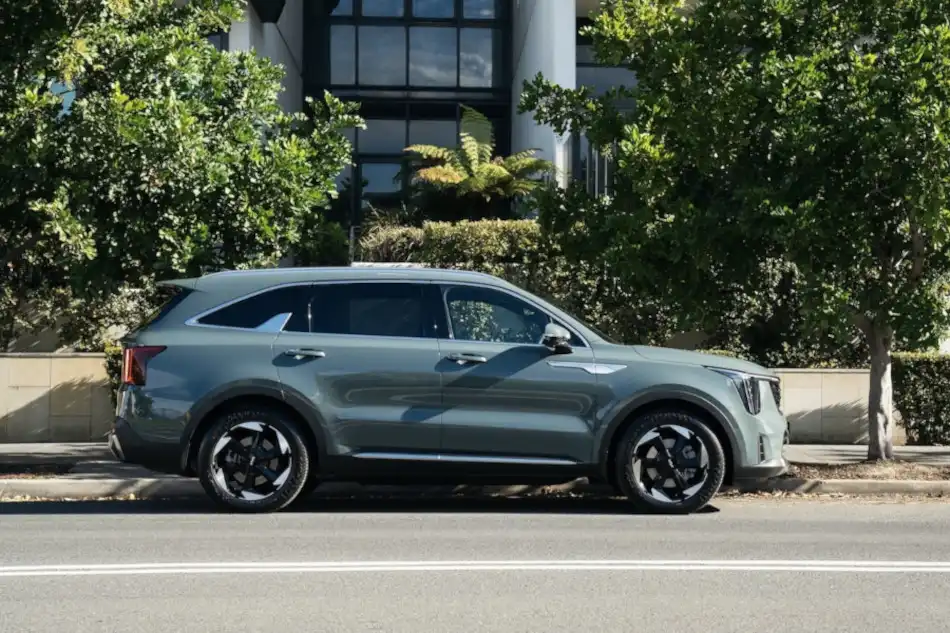 2025 kia sorento hev