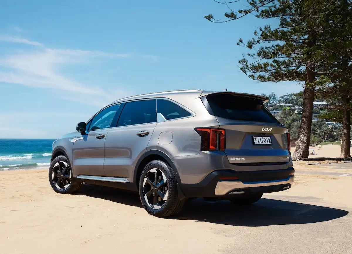 2025 kia sorento rear