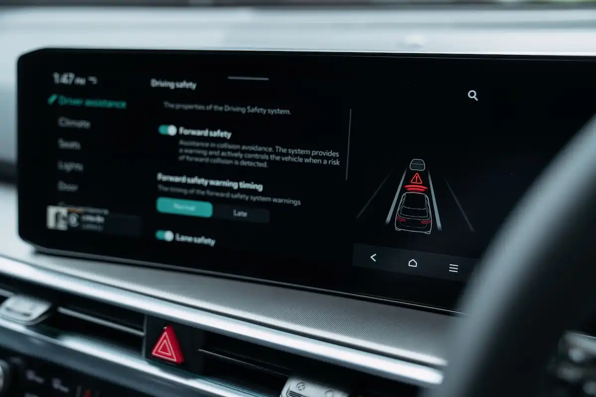 2025 kia sorento safety assist