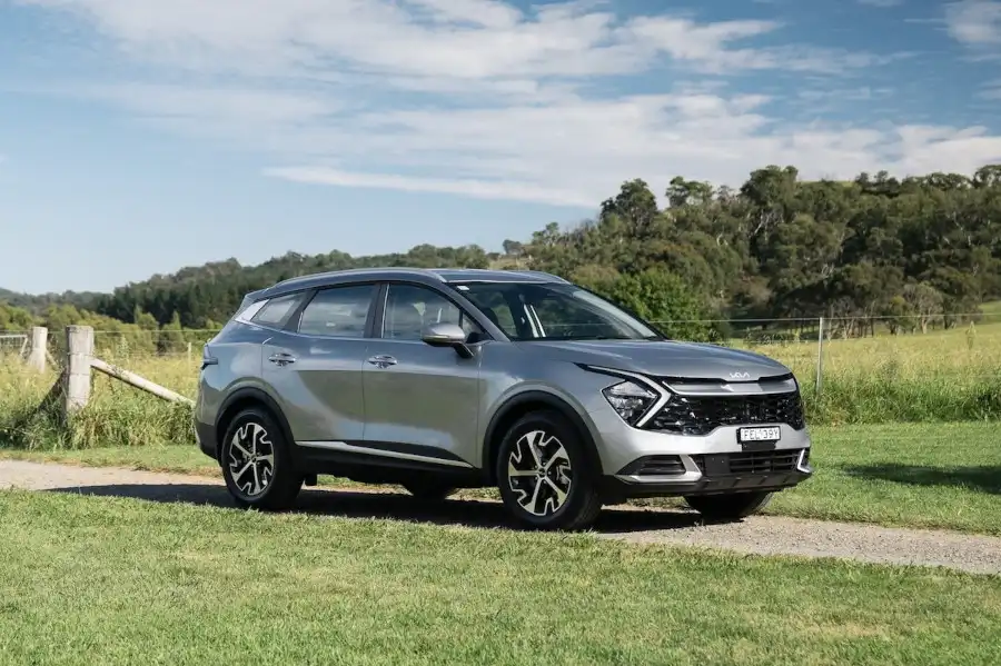 2025 kia sportage side