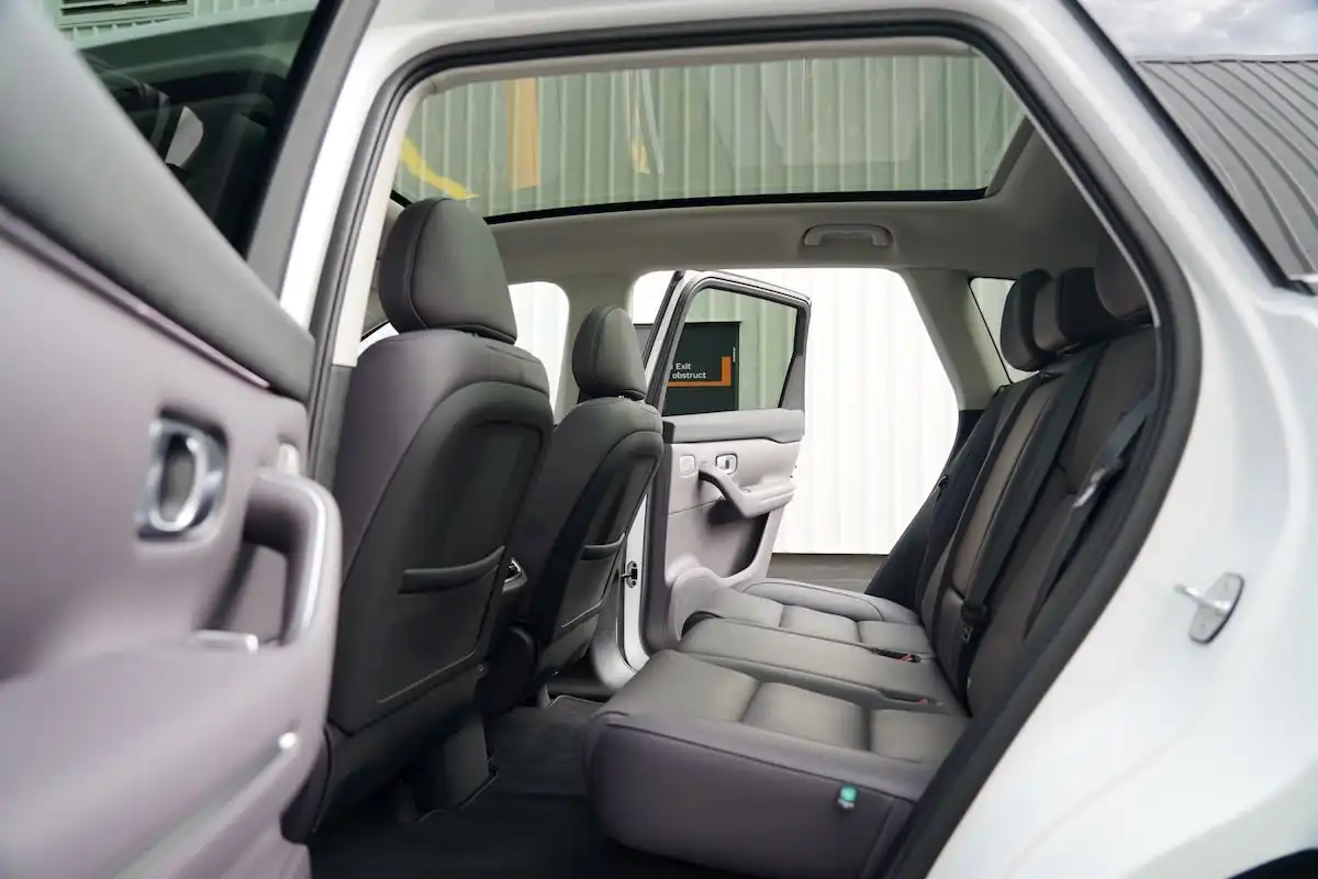 2025 leapmotor c10 design rear seats