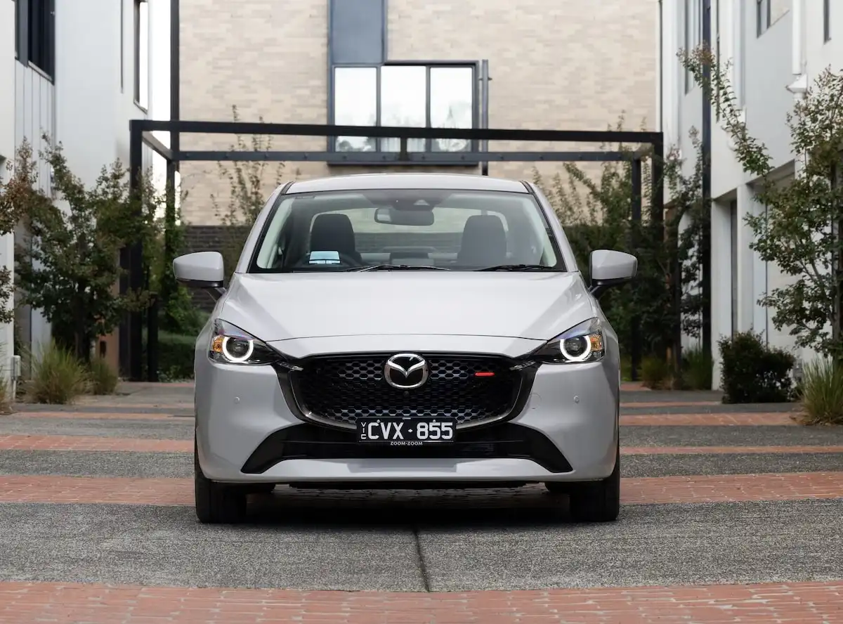 2025 mazda 2 evolve hatch