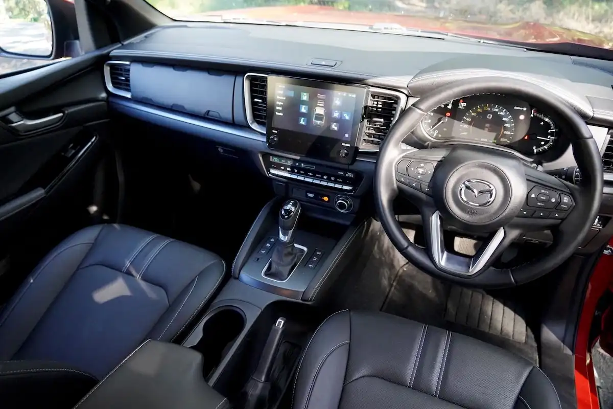 2025 mazda bt-50 gt 4x4 dual cab driver seat