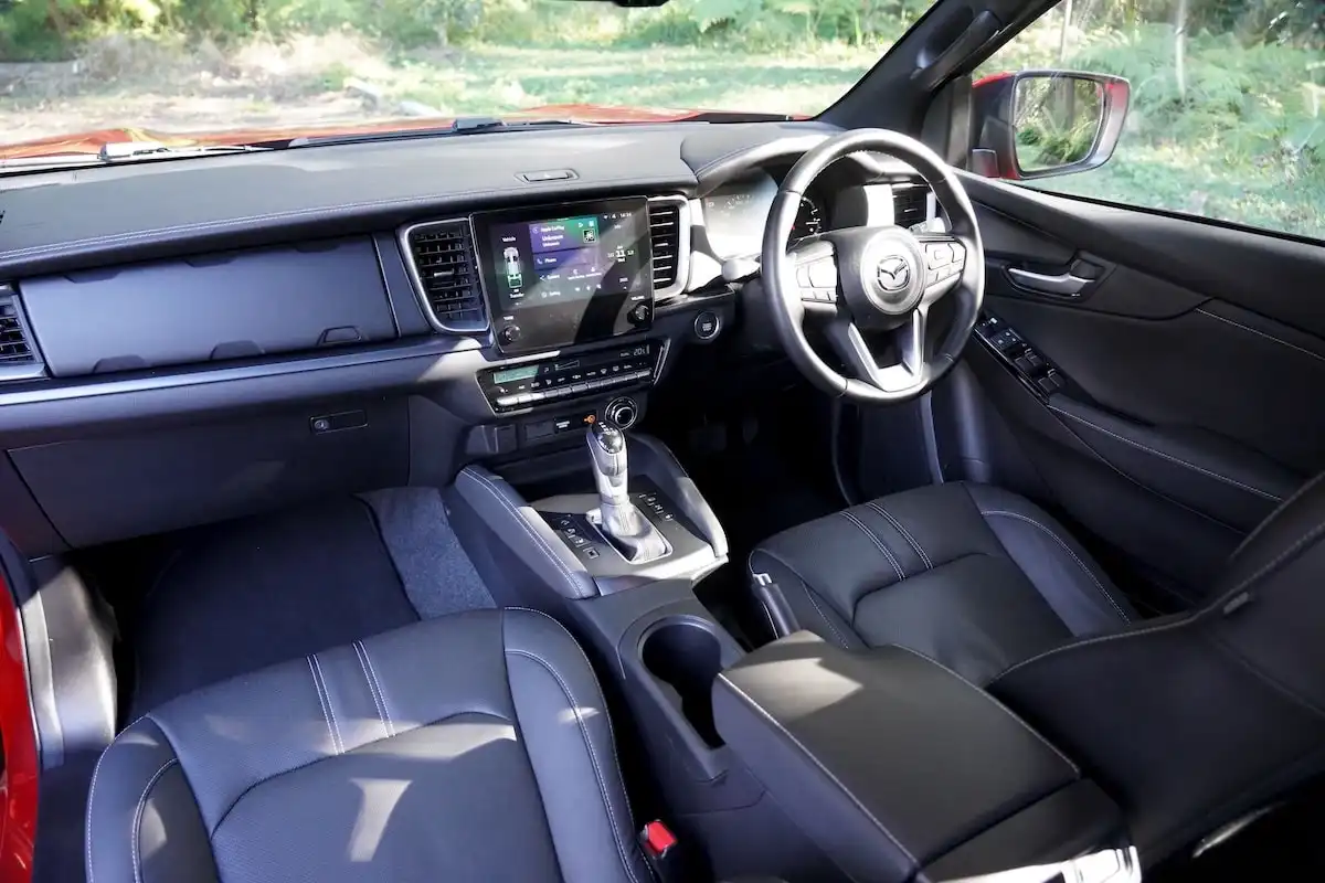 2025 mazda bt-50 gt 4x4 dual cab interior