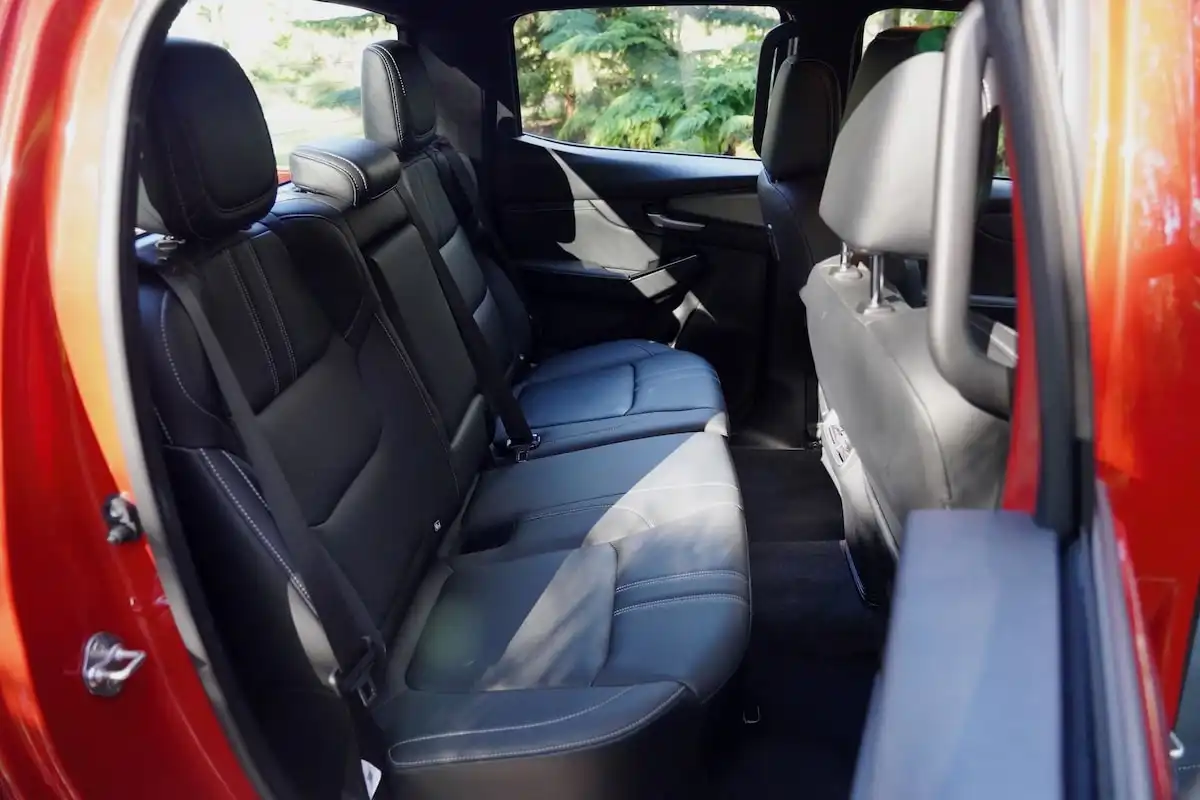 2025 mazda bt-50 gt 4x4 dual cab rear seats