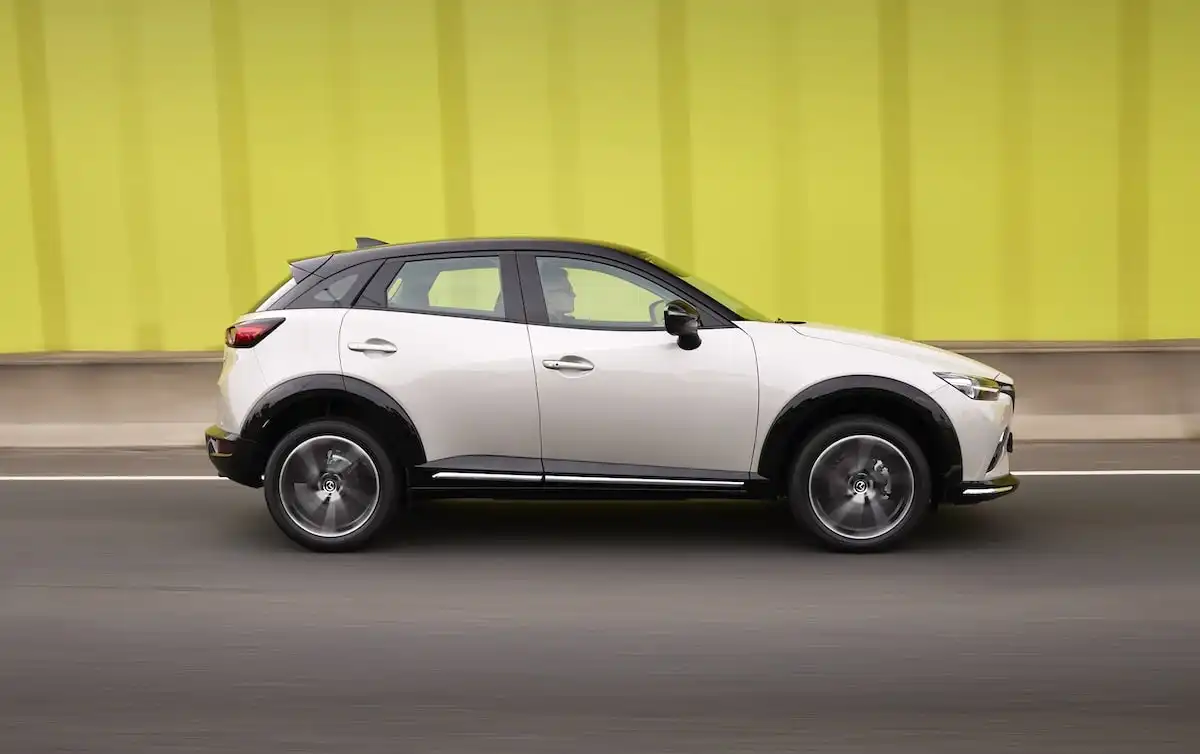 2025 mazda cx-3 p-plater