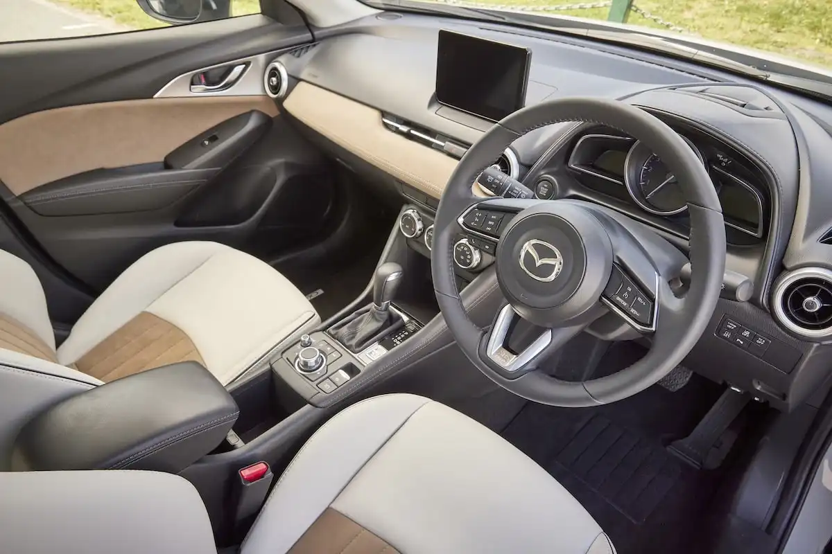 2025 mazda cx-3 seats