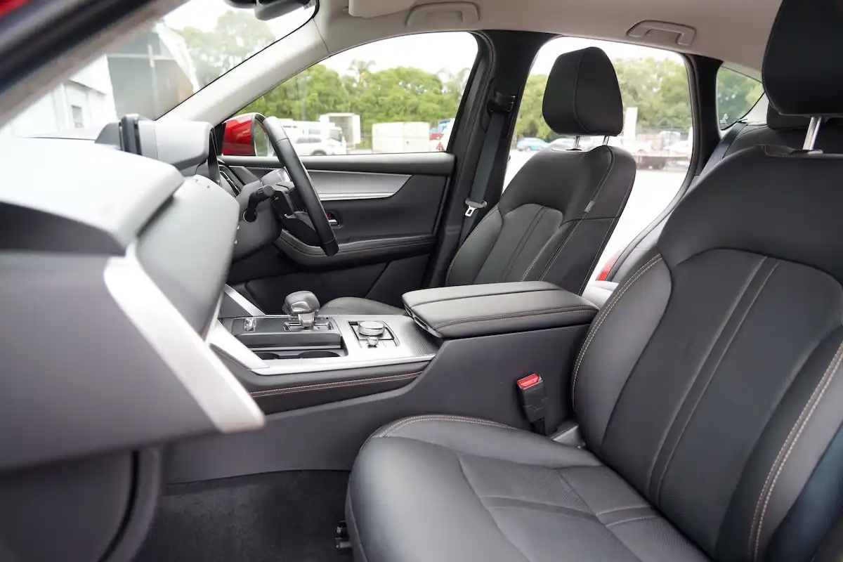 2025 mazda cx-60 g40e evolve front seats