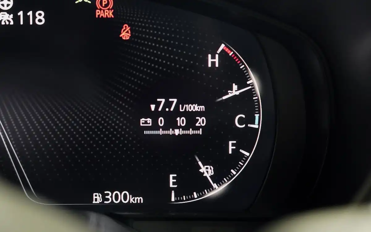2025 mazda cx-60 g40e evolve fuel efficient