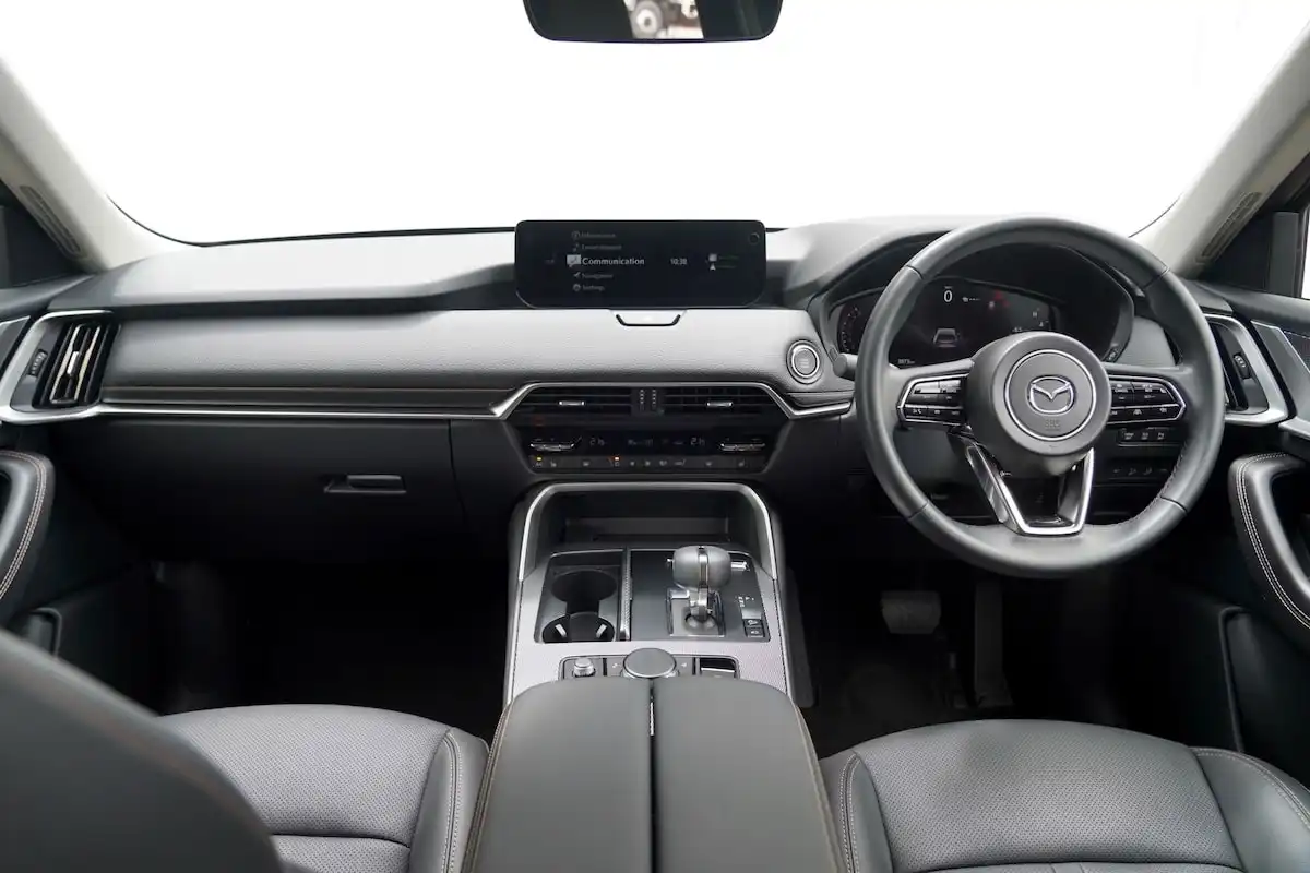 2025 mazda cx-60 g40e evolve interior