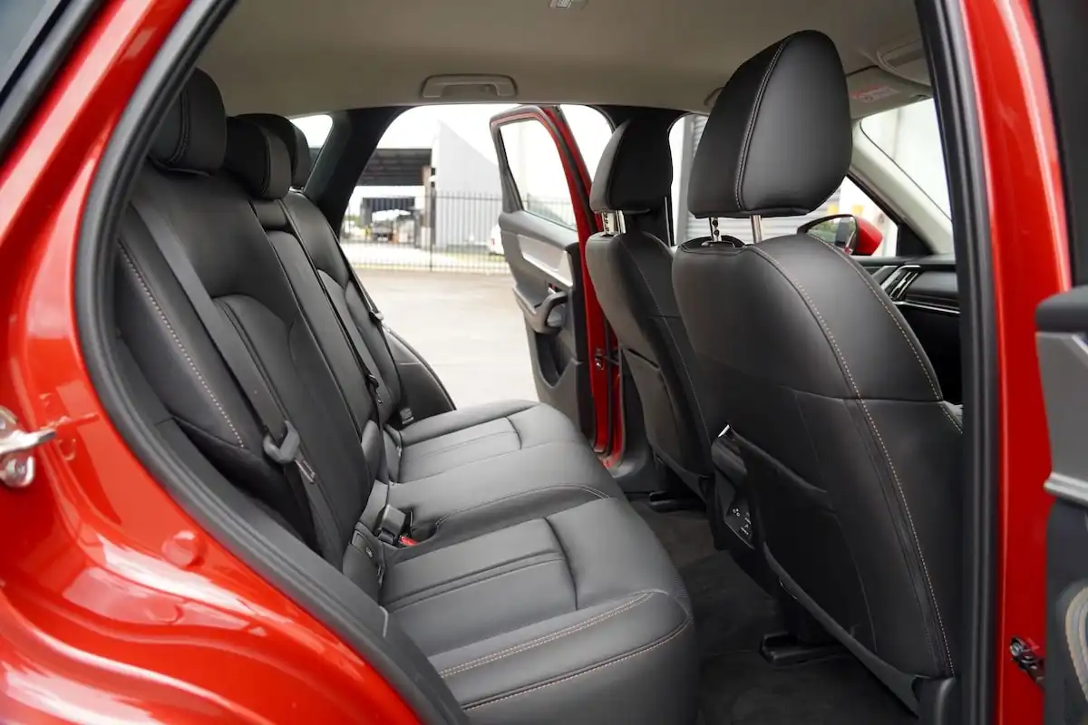 2025 mazda cx-60 g40e evolve rear seats
