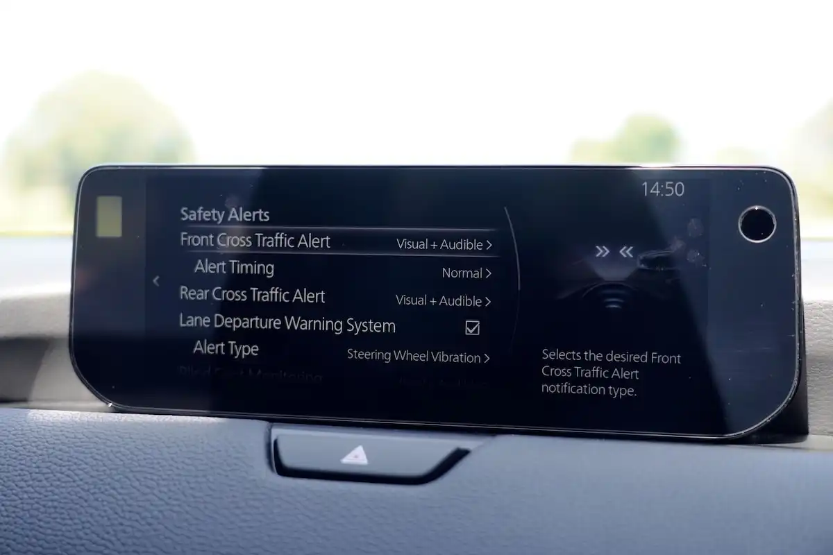 2025 mazda cx-60 g40e evolve safety alerts