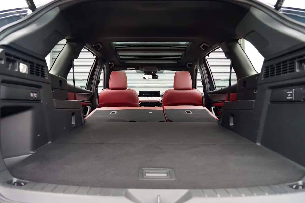 2025 mazda cx-70 azami d50e boot open