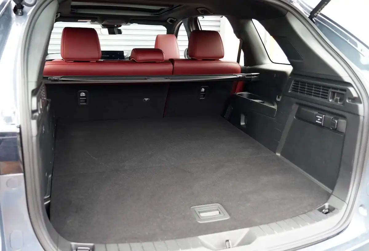 2025 mazda cx-70 azami d50e boot