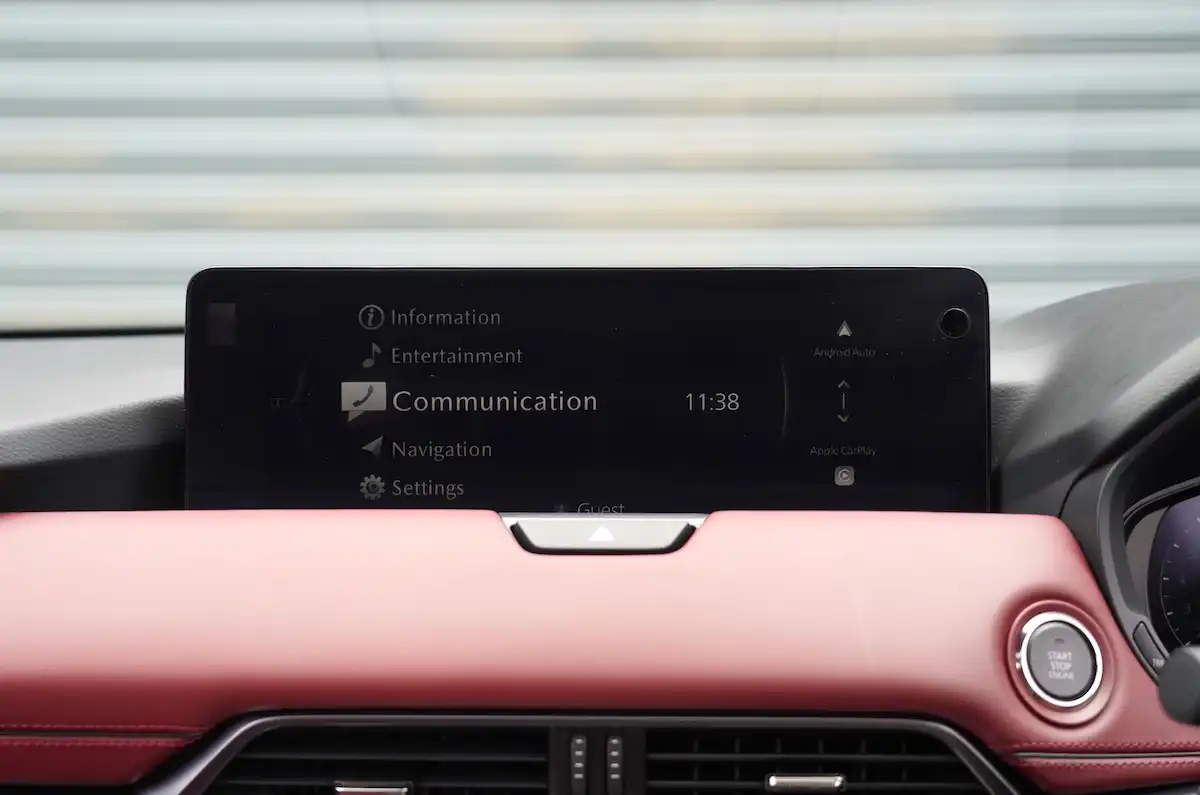 2025 mazda cx-70 azami d50e connectivity