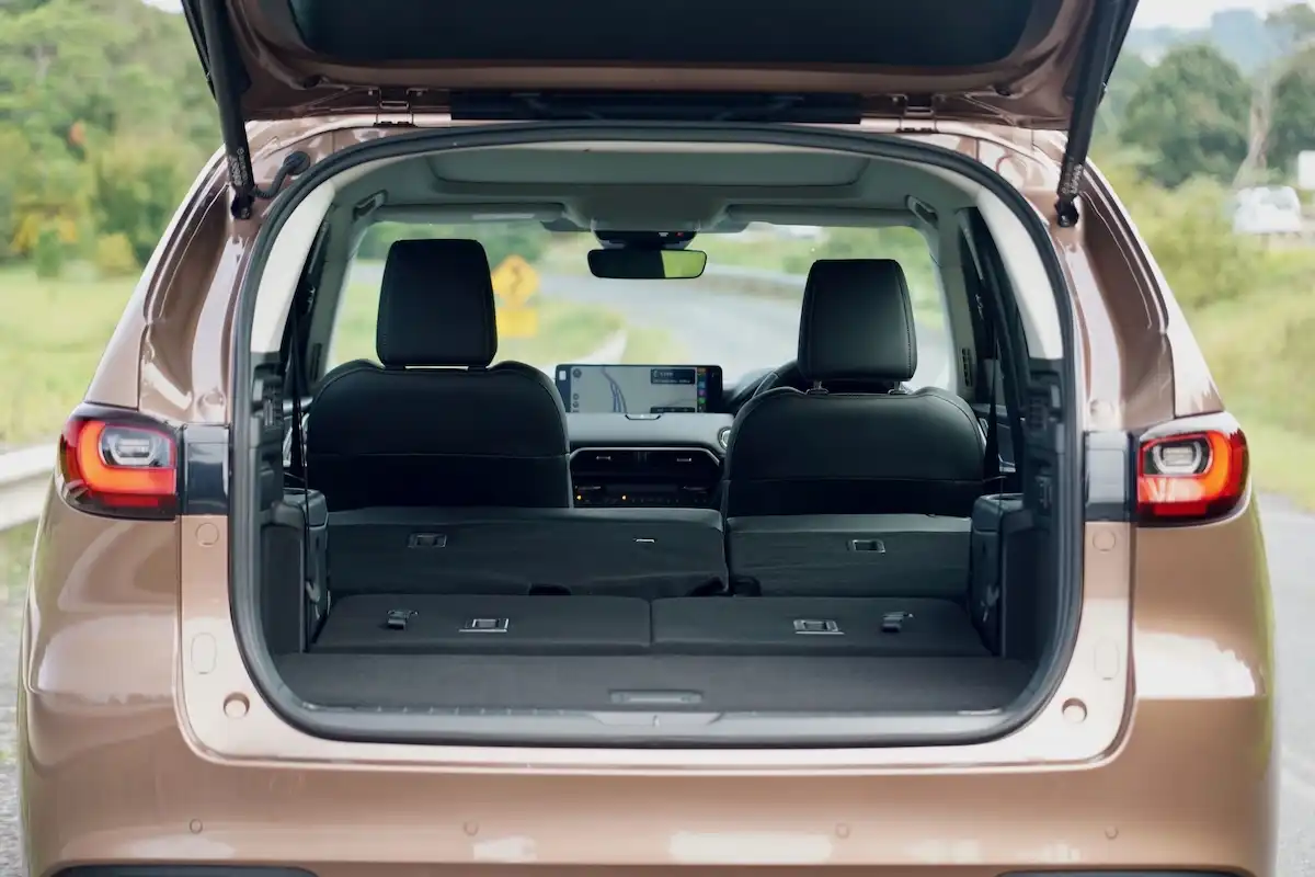 2025 mazda cx-80 g40e gt boot open