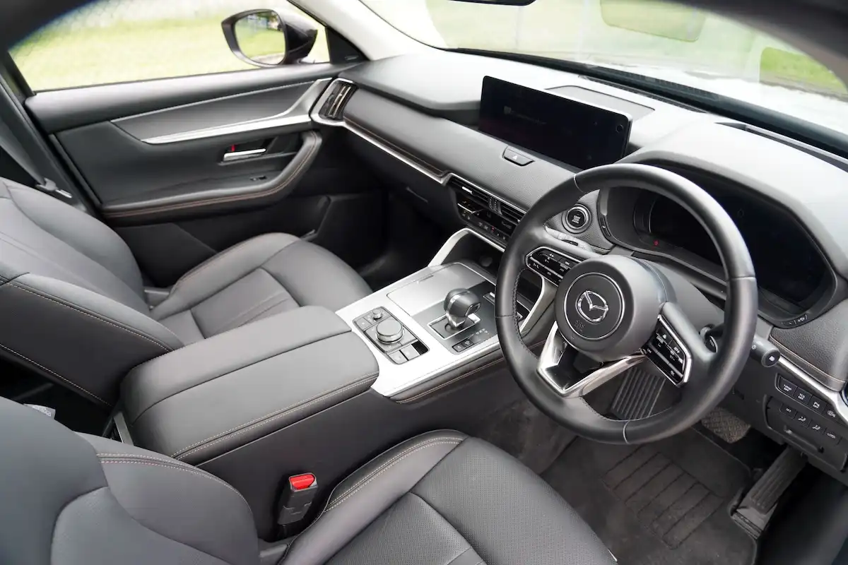 2025 mazda cx-80 g40e gt driver seat