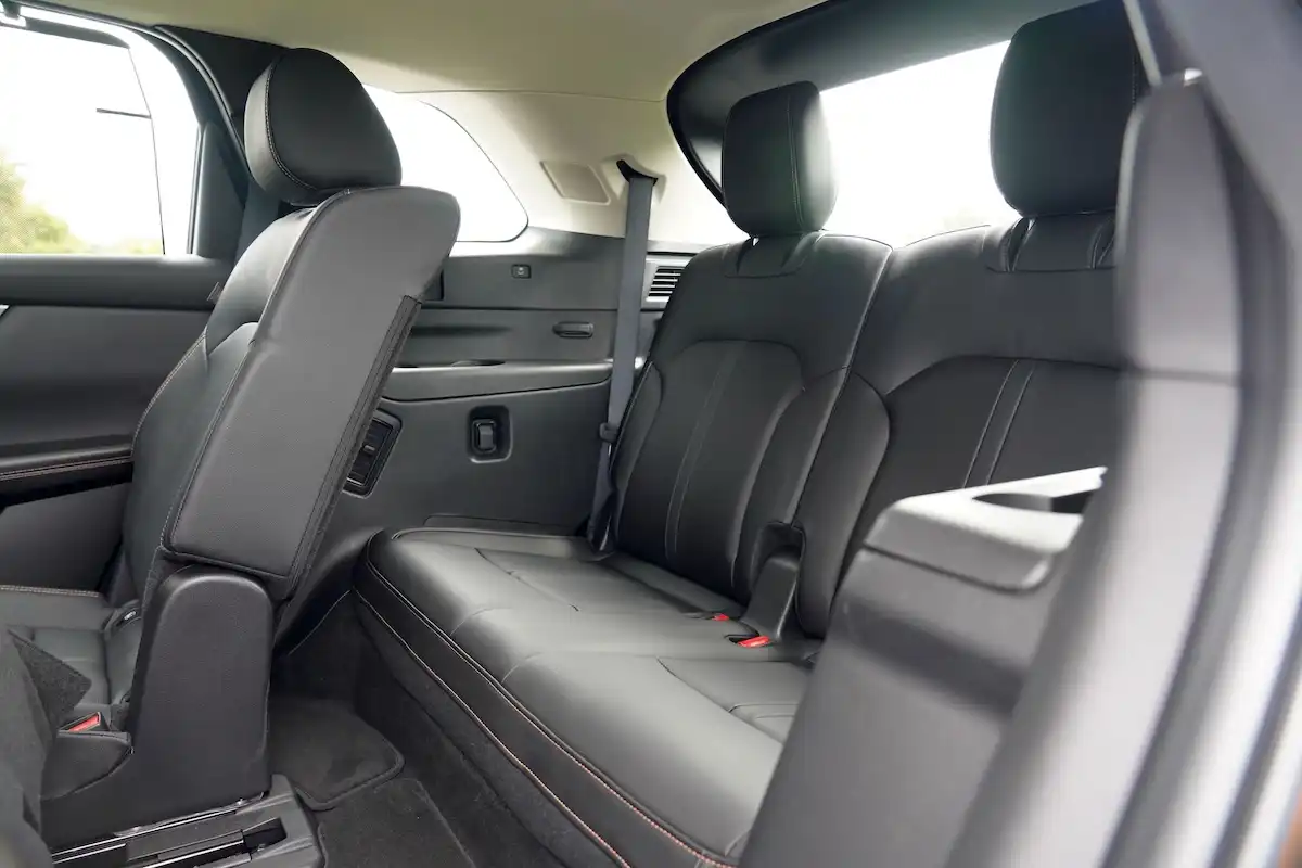 2025 mazda cx-80 g40e gt third-row bench seats