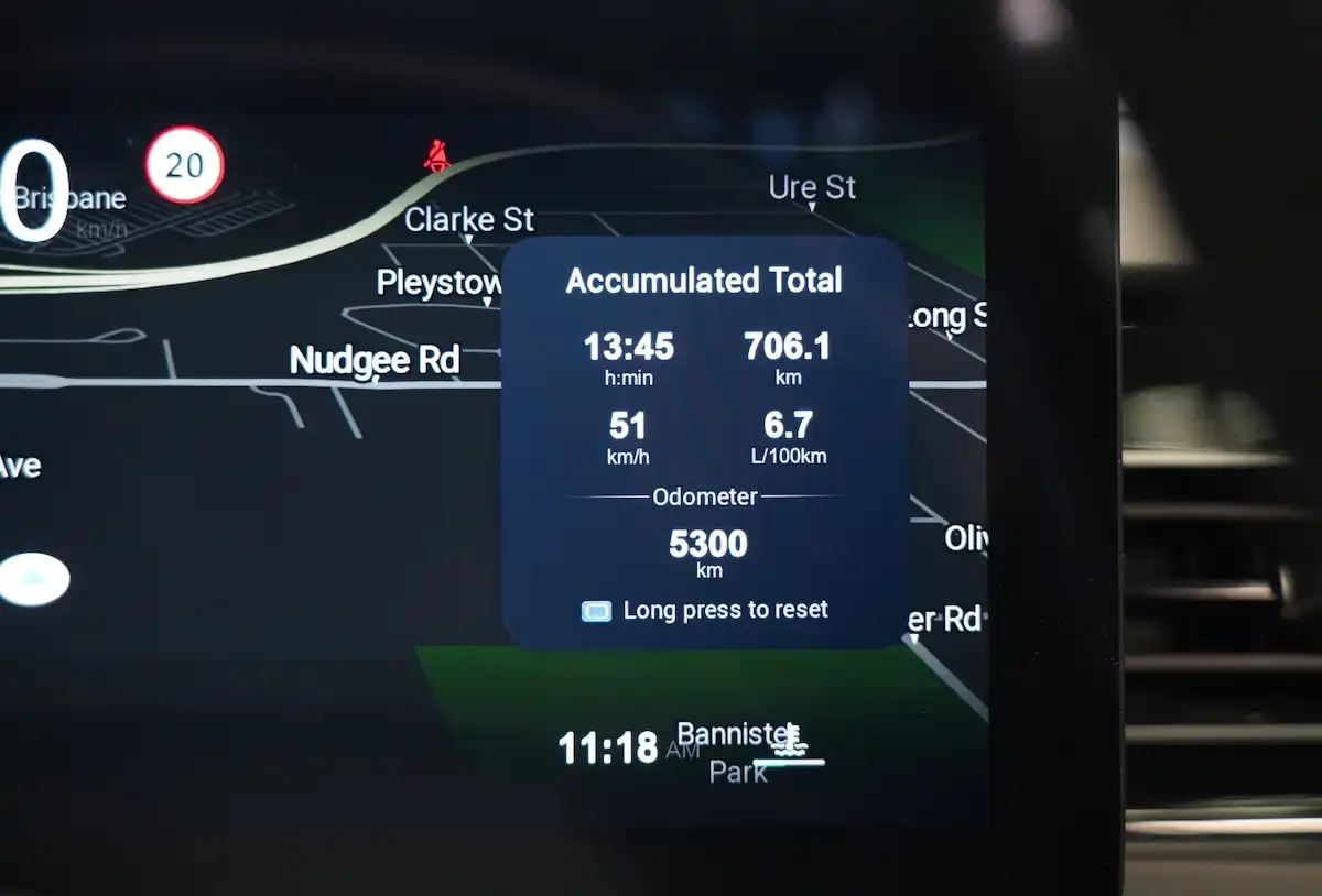 2025 mg hs essence fuel efficient
