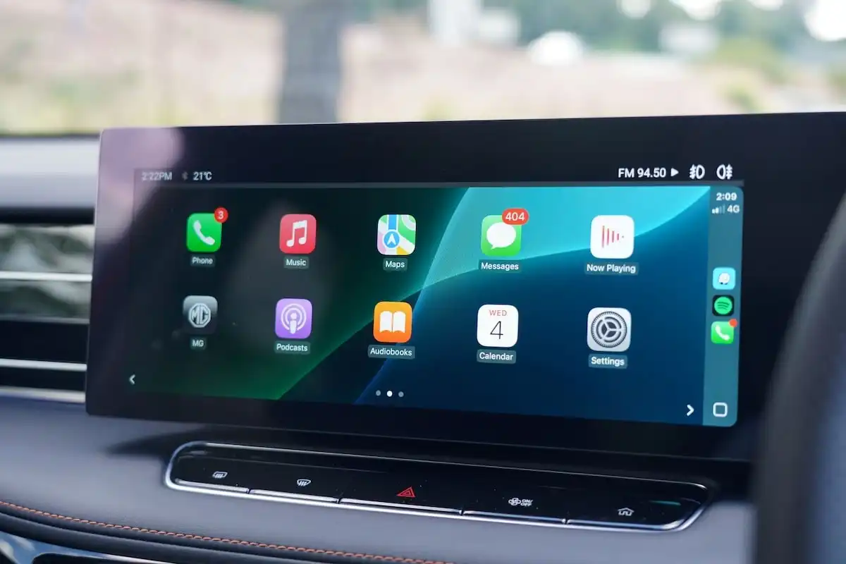 2025 mg hs essence infotainment system